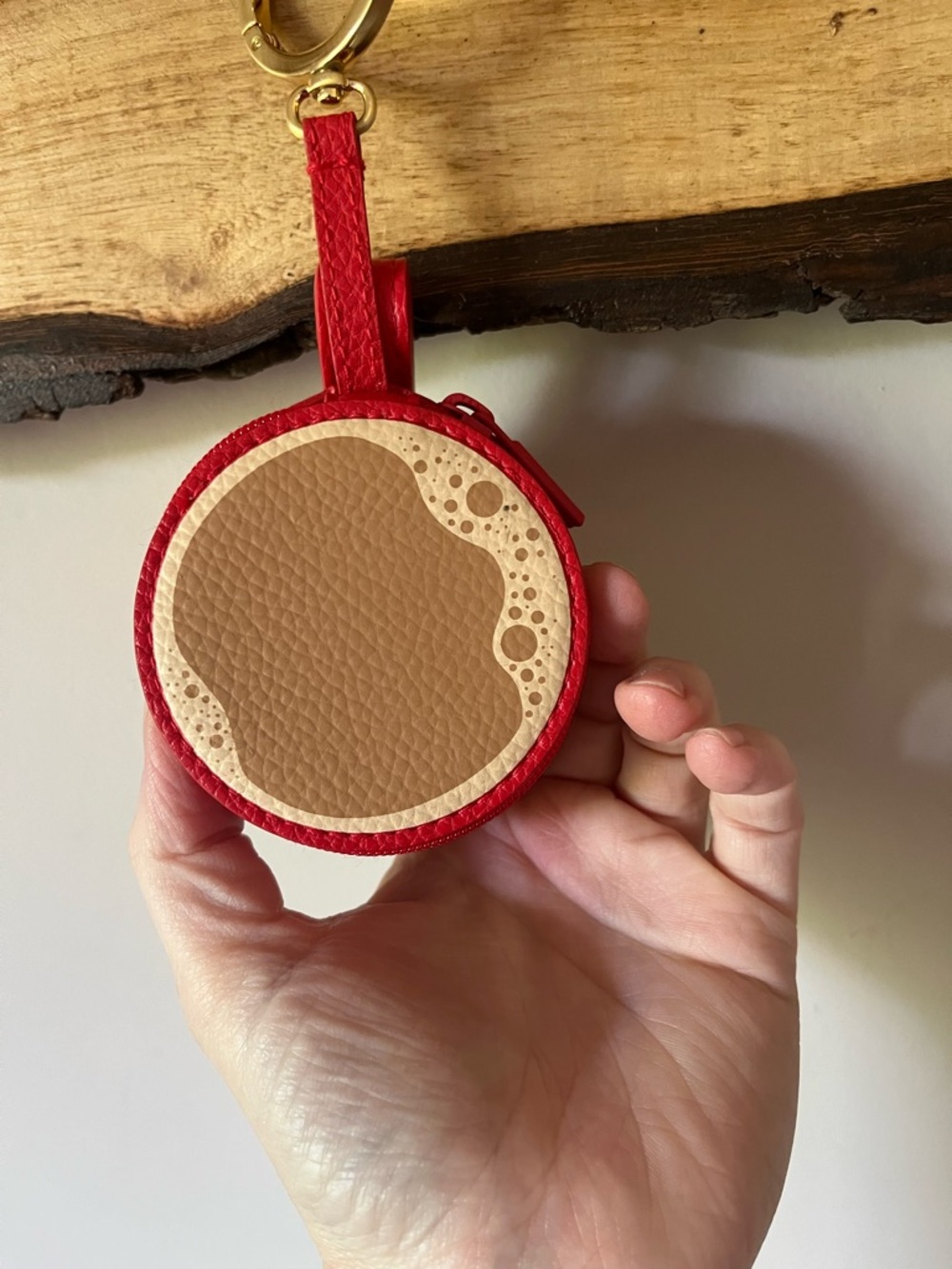 Vera Bradley Gilmore Girls Luke's Coffee Cup Coin Purse - Picture 3 of 4